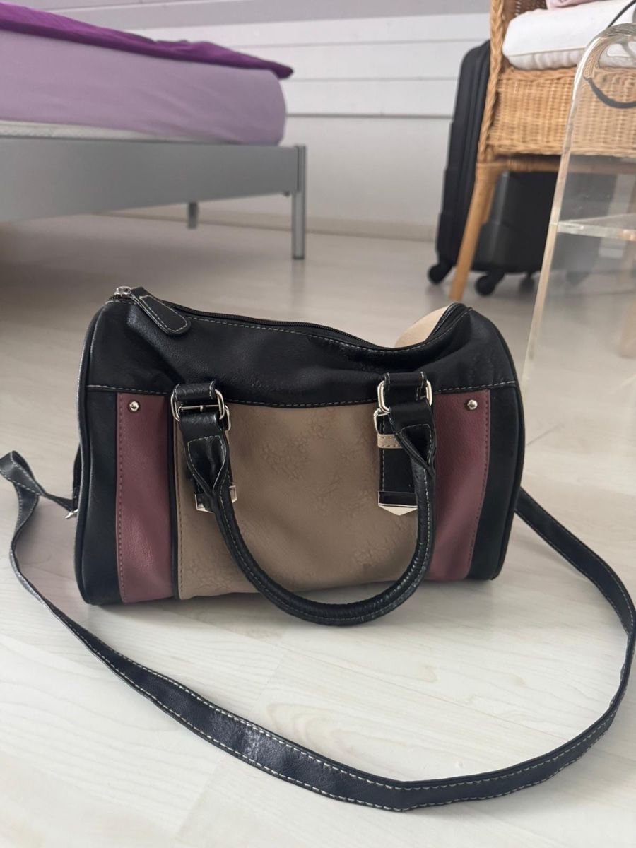 Taschen für Damen: Tasche – Gebraucht aus Neerach von vio_7hd7