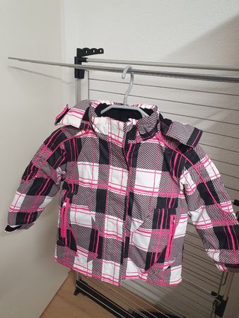 schöne Mädchen Skijacke 104