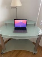 Bureau sur roulettes avec fixateur Pfister