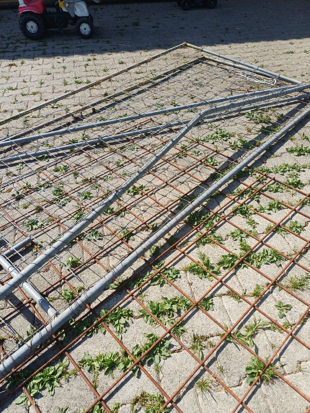 Zäune: Metallzaun Element 5.5m x 1.3m, stabil, – Gebraucht aus Zuckenriet von Res. 1