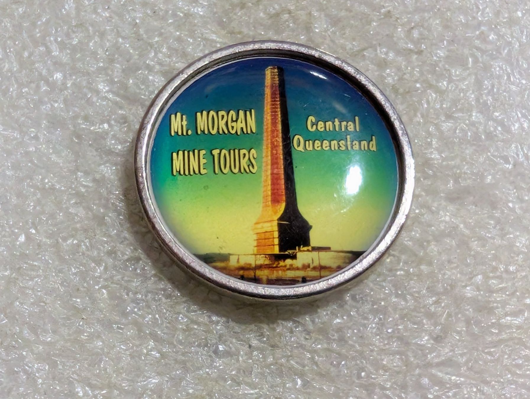 Placchette & Badge: Ansteckpin 219: Mt. Morgan – Usato da Oppligen venduto da Pin-Fall-Shop