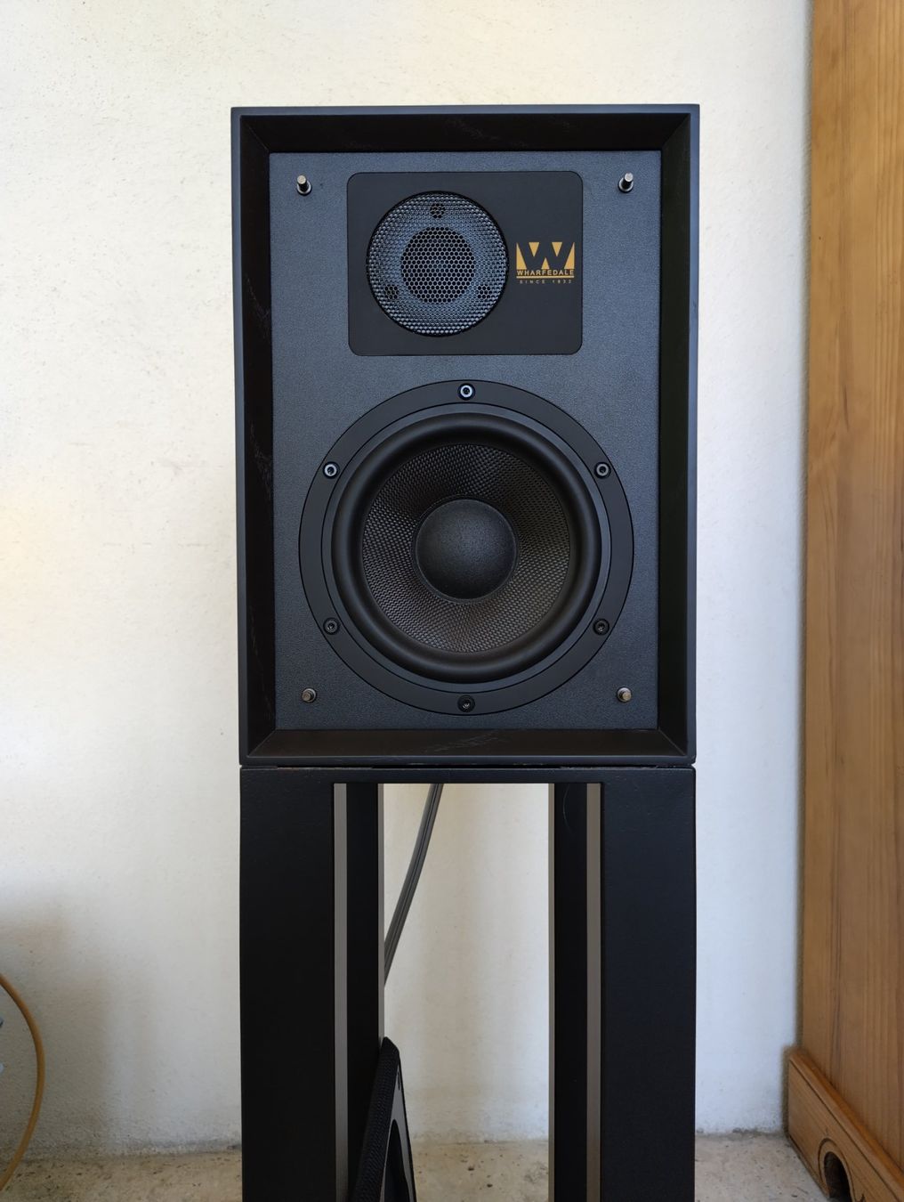 Wharfedale Casse acustiche: Lautsprecherpaar Wharfedale Denton 85 mit Stands – Usato da Arlesheim venduto da Solarmoon1881 6