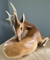 Liegender Hirsch Royal Dux 24 cm
