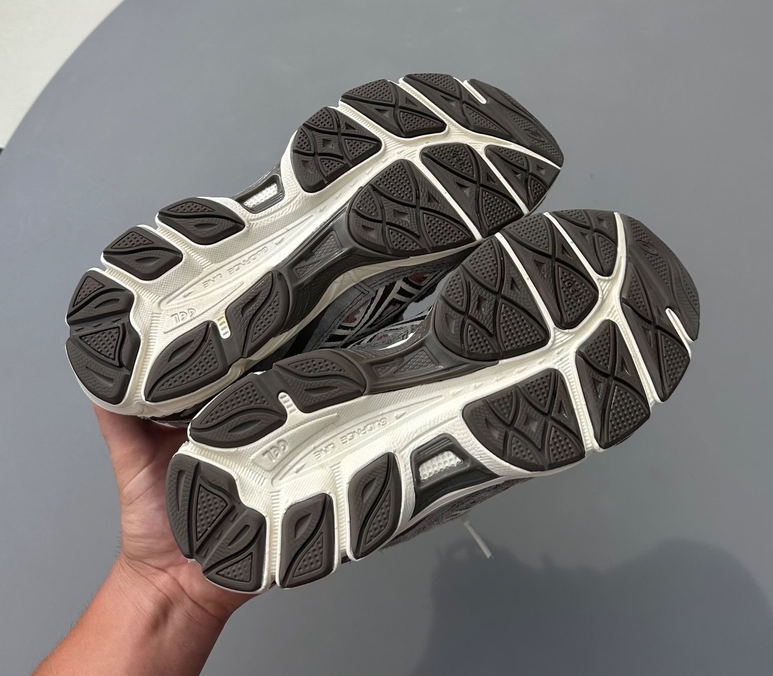Asics Scarpe da uomo: ASICS GEL-NYC White/Pink 39 – Nuovo e nell'imballaggio originale da Muraz (Collombey) venduto da JSY__performer 2
