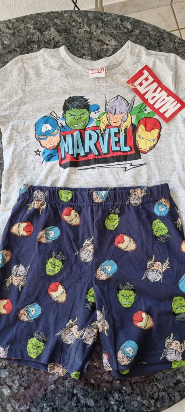 Pigiama & Simili: Marvel Pyjama Sommer Set Gr. 122/128 , Neu – Nuovo (secondo la descrizione) da egliswil venduto da Maggy6