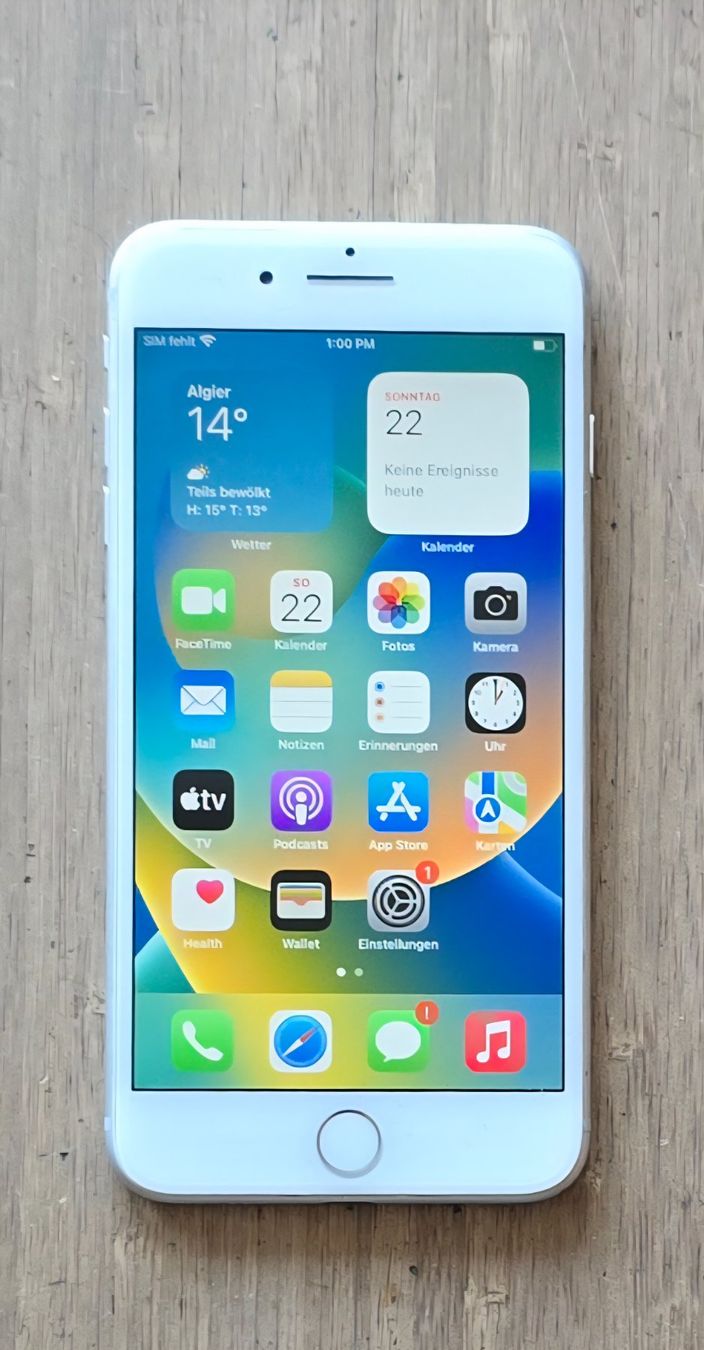 Apple Telefoni cellulari / Smartphones: iPhone 8 Plus 64 GB Space weiss (A1864) – Usato da Thalwil venduto da Kja69