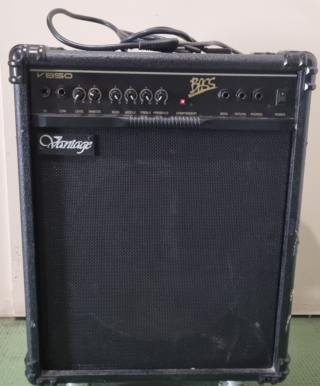 Verstärker: Vantage V B50 Bass Combo Verstärker – Gebraucht aus Basel von Dawid1713