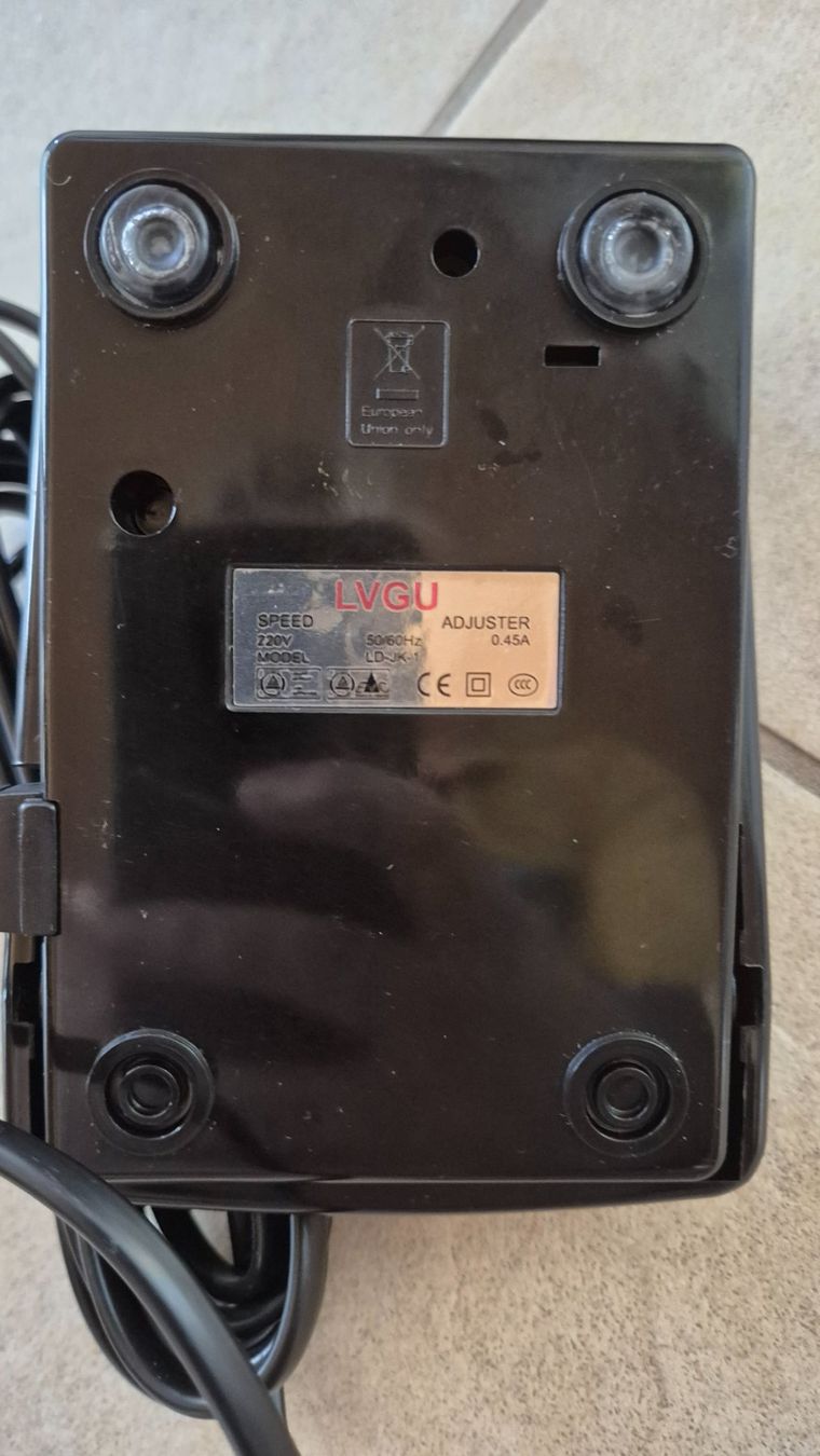Macchine da cucire: Fussregler Electronic – Usato da Brienz BE venduto da Chutzli02 2