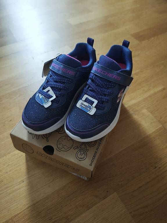 Scarpe per ragazze: NEU!! Skechers Sneaker Grösse 33  – Usato da Zürich venduto da wydleri 1