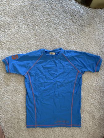 T-shirt bleu manches courtes Club Med pour enfant taille 6 a