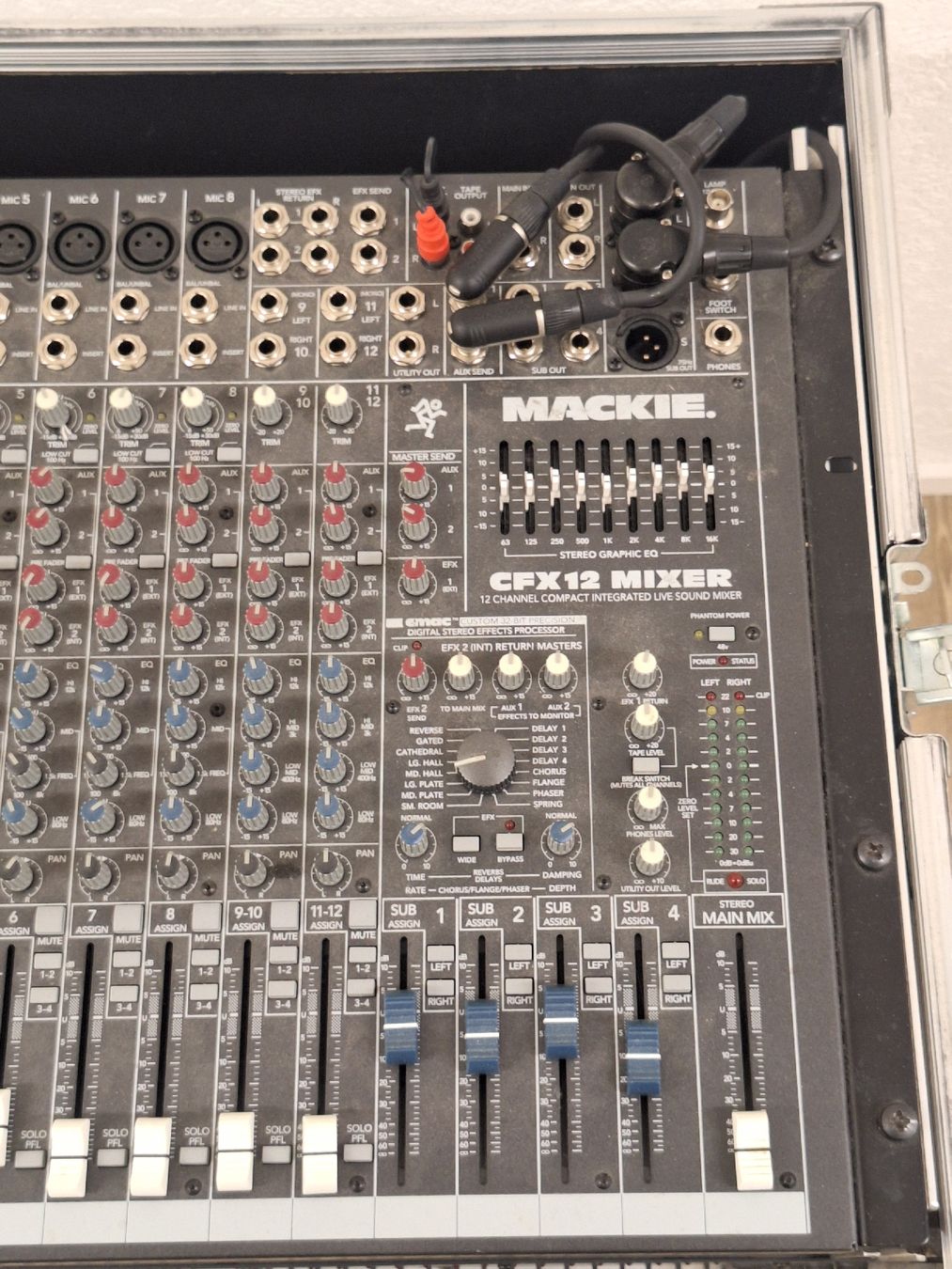 Mackie Platines de mixage: Mackie CFX12 Mixer mit Flightcase und Equalizer – D'occasion à Grüt (Gossau ZH) par wisdomio7 7