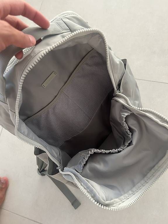Lululemon Rucksäcke: LuluLemon Gray Nylon Backpack – Gebraucht aus Thalwil von pal_x28f