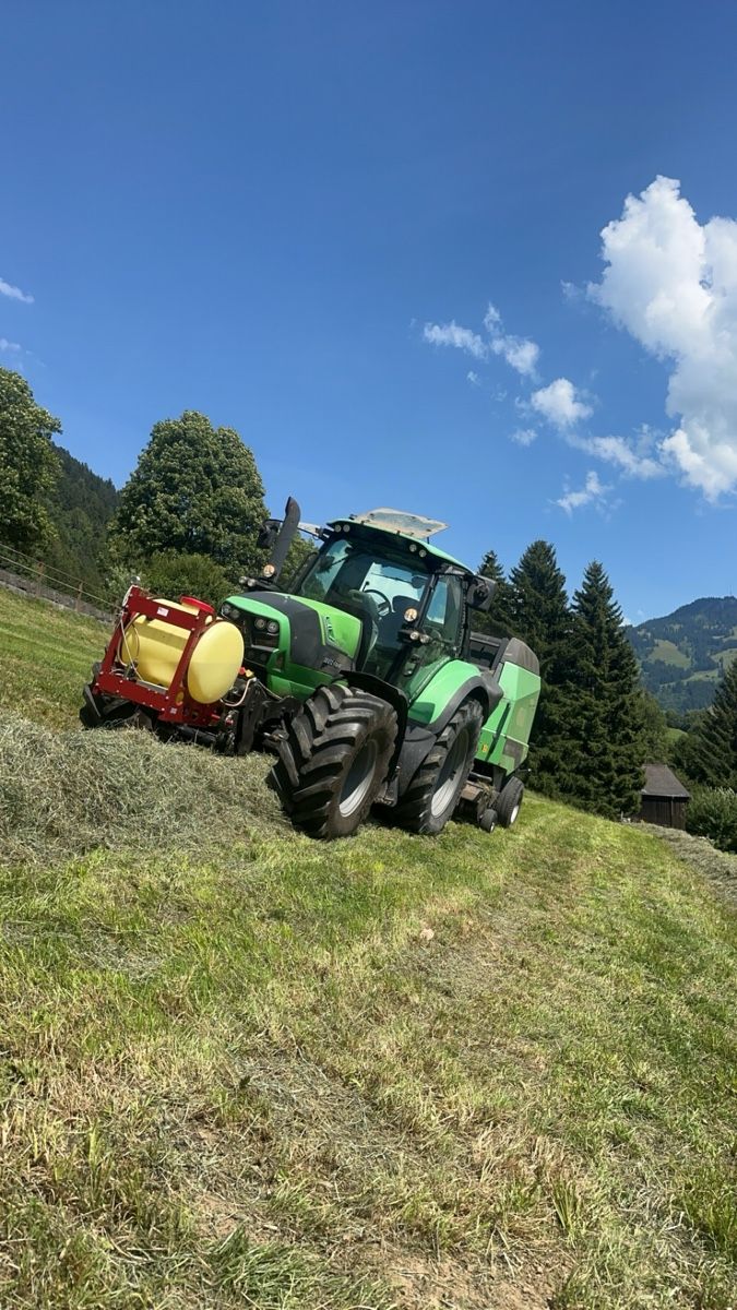 Tutte le macchine: Rundballenpresse – Usato da Gstaad venduto da Deutzk90