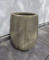 Pflanzgefäss Lafiora gerillt, modernes Design in grau