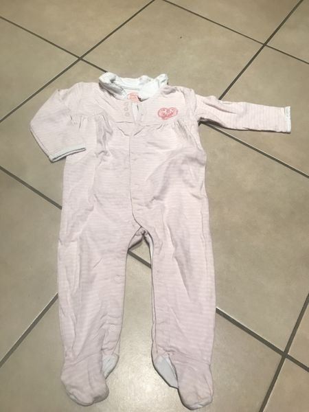 Pyjamas & Ähnliches: Baby Pyjama Mädchen 68 mon coeur – Gebraucht aus Bergdietikon von antovale