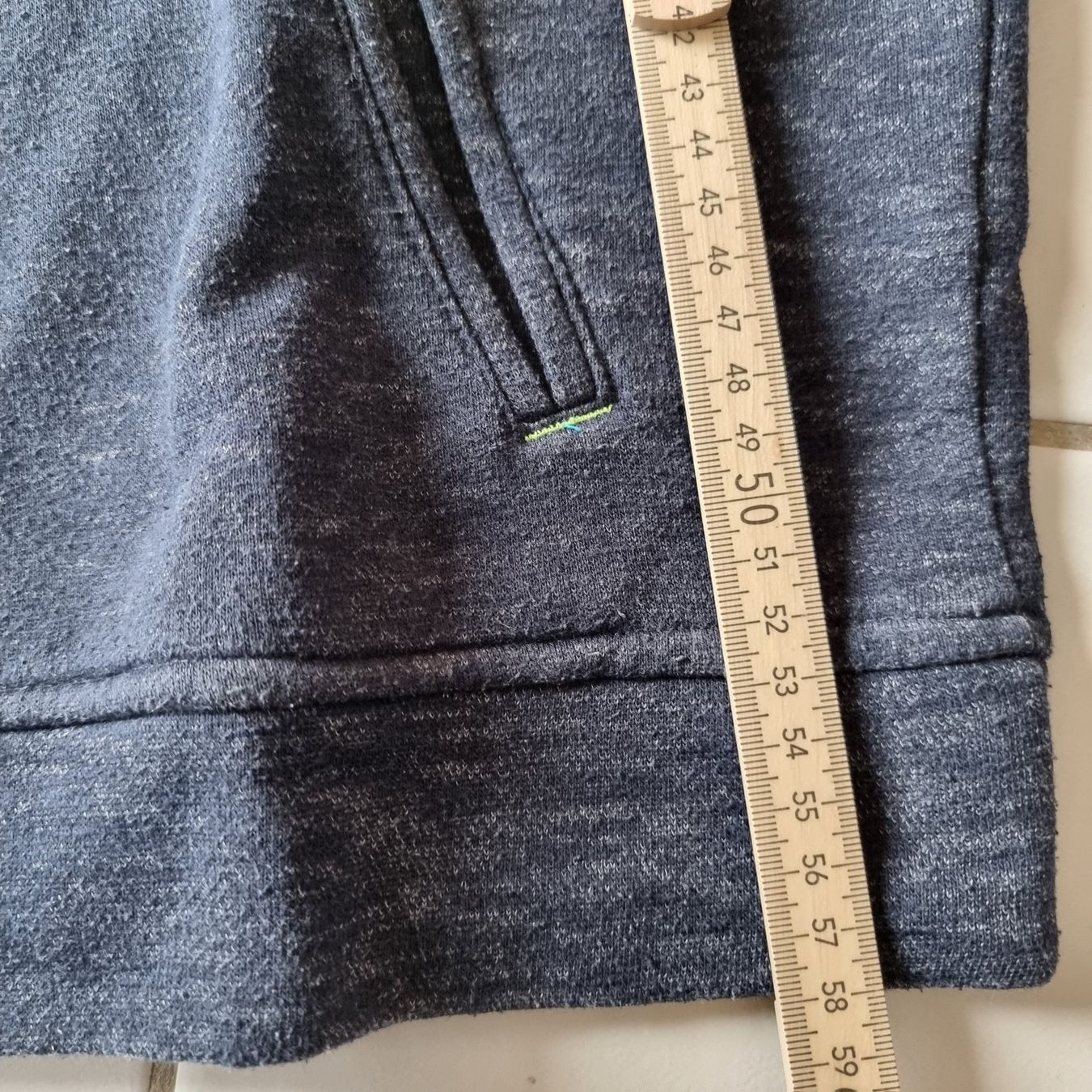 Pulls et sweat-shirts: Toller Pullover für coole Jungs Gr. 146/152 – D'occasion à Arth par Africa44 1