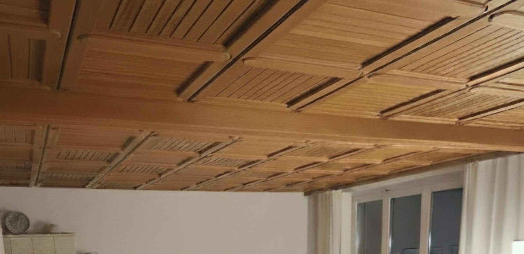 Articoli in legno: Kunstvolle, handgemachte Holzdecke – Usato da Tann venduto da Iwinnie 1
