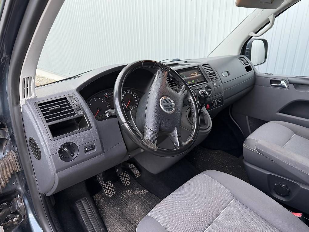 VW Automobili: VW T5 Multivan Startline 2.5L TDI – Usato da Lengnau AG venduto da Touchdownzone 3
