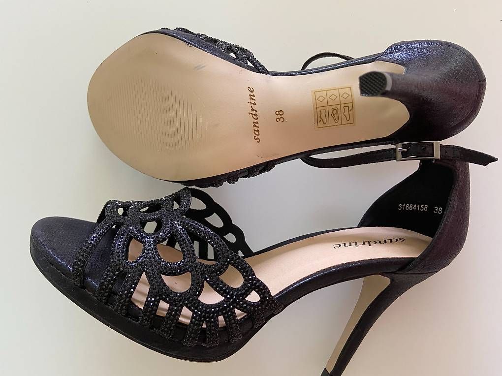 Scarpe da donna: HIGH HILLS - NEUE - Gr.38, Schwarz – Usato da Besenbüren venduto da estrella010 2