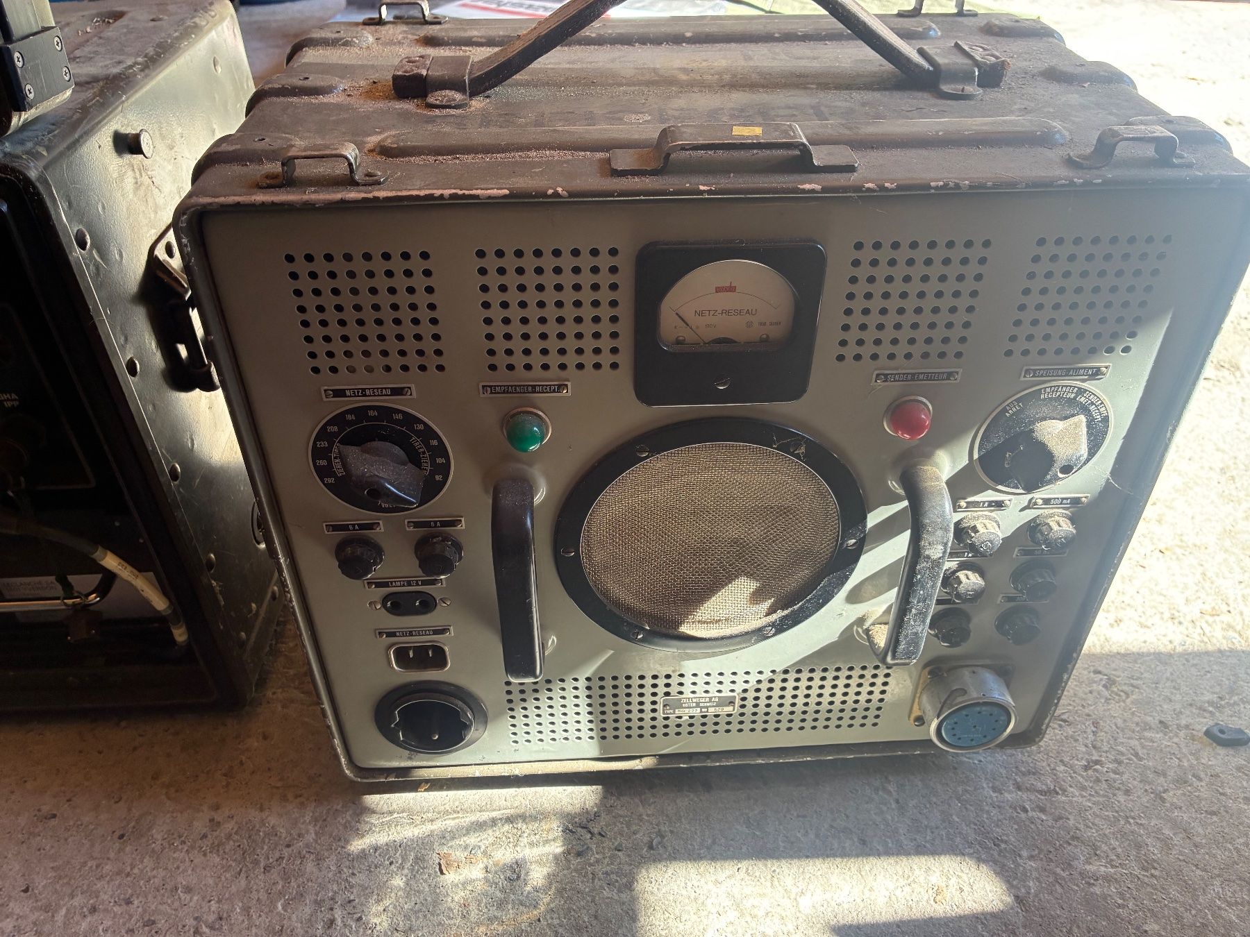 Technique de radiocom: 2 Funk Kisten – D'occasion à Oberiberg par reimet 2