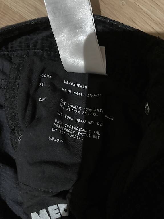 Pantaloni: Hosen Armedangels Gr 30 – Usato da Düdingen venduto da mounium 2