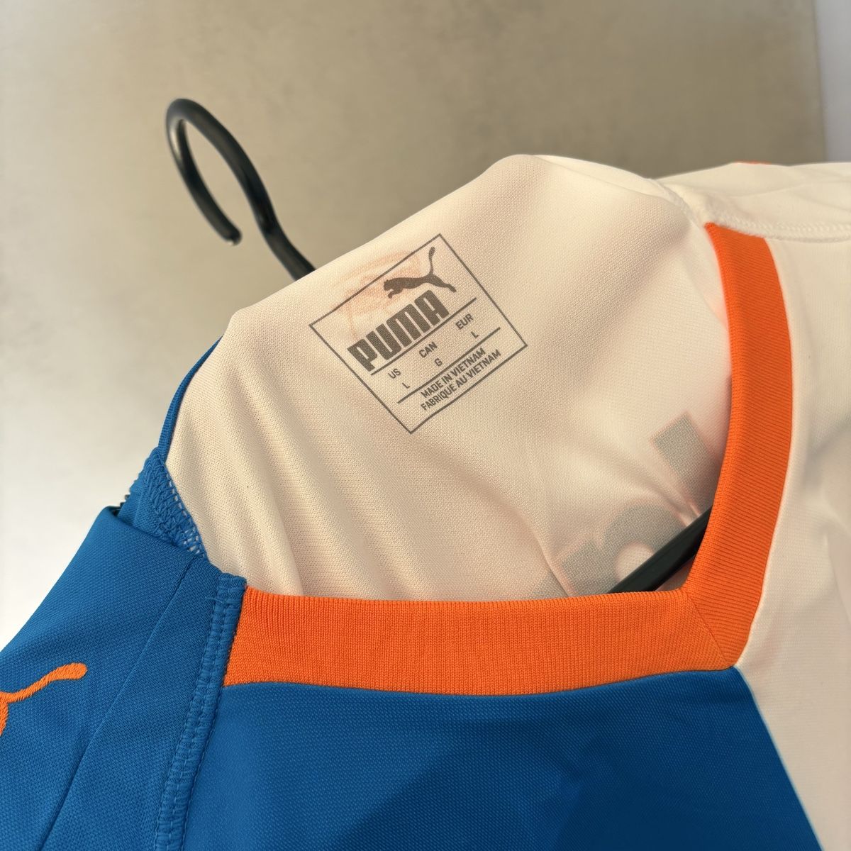 Puma Leibchen & Hosen: Matchworn Grasshoppers Trikot Puma Asllani – Gebraucht aus Winterthur von LaBodega 3