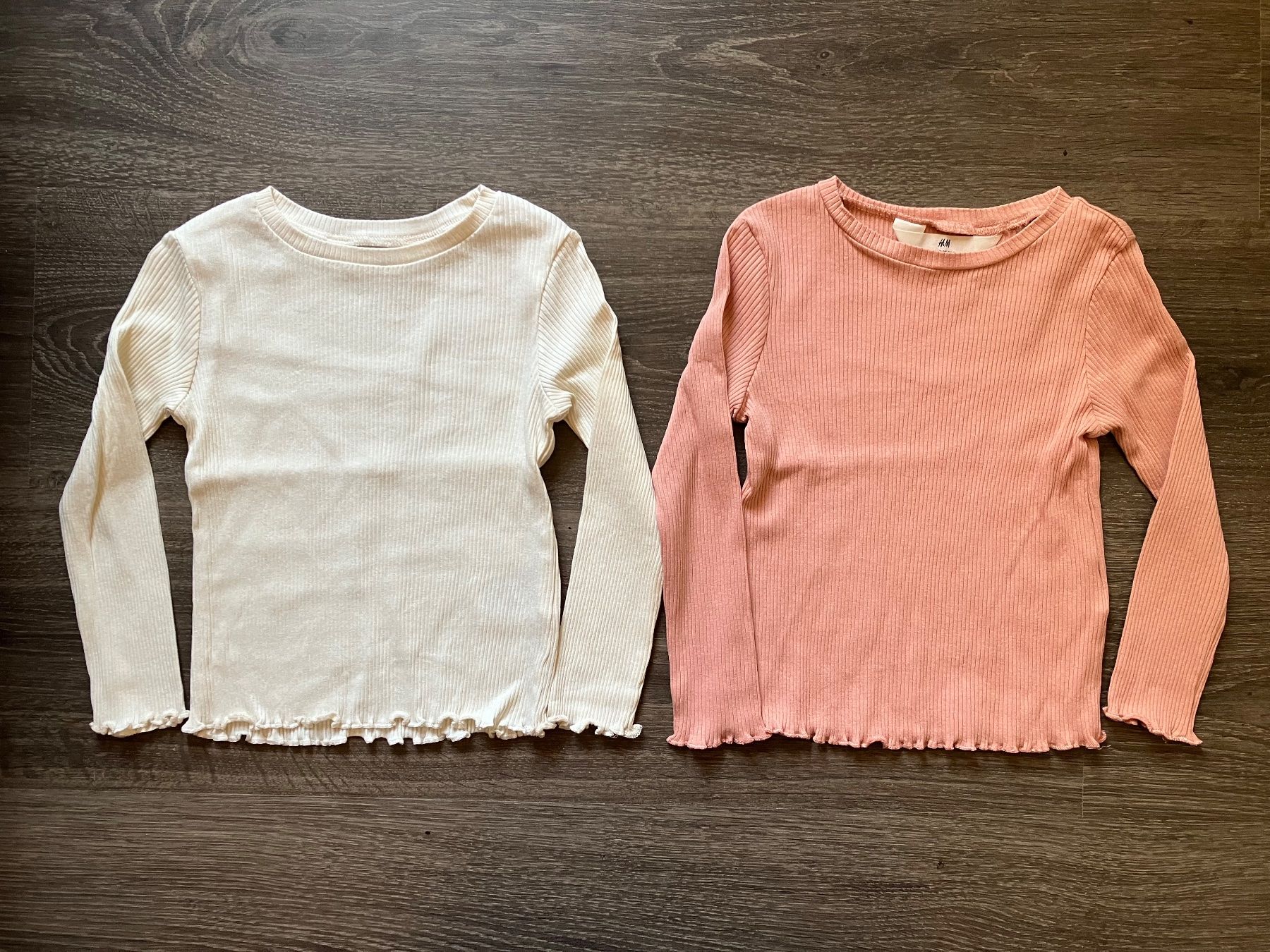 H&M Lotti & Set di vestiti: Gerippte Langarmshirts H&M 92 - 2 Stk. – Usato da Gattikon venduto da stri_lgs79