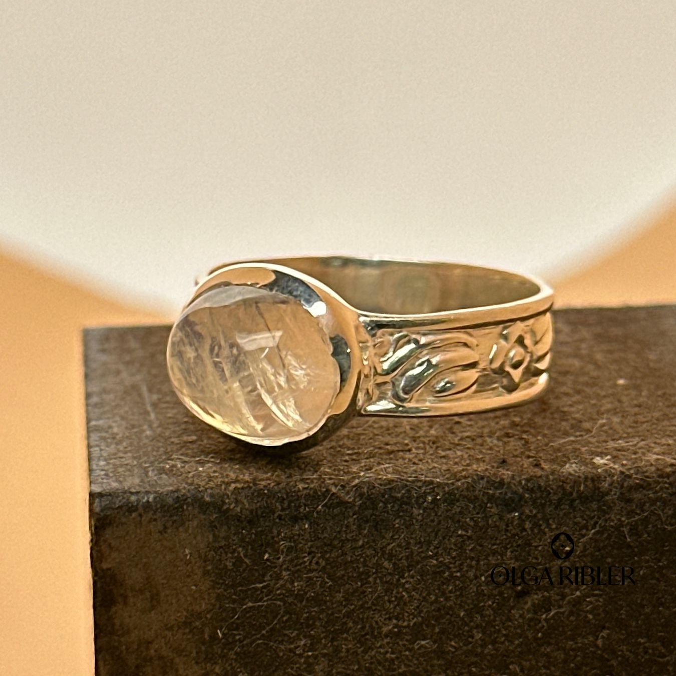 Olga Ribler Anelli: Silberring mit Mondstein, Gr. 59 – Nuovo (secondo la descrizione) da Luzern venduto da MonikaS03 1