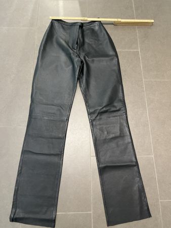 Schwarze straight fit Lederhose 100%