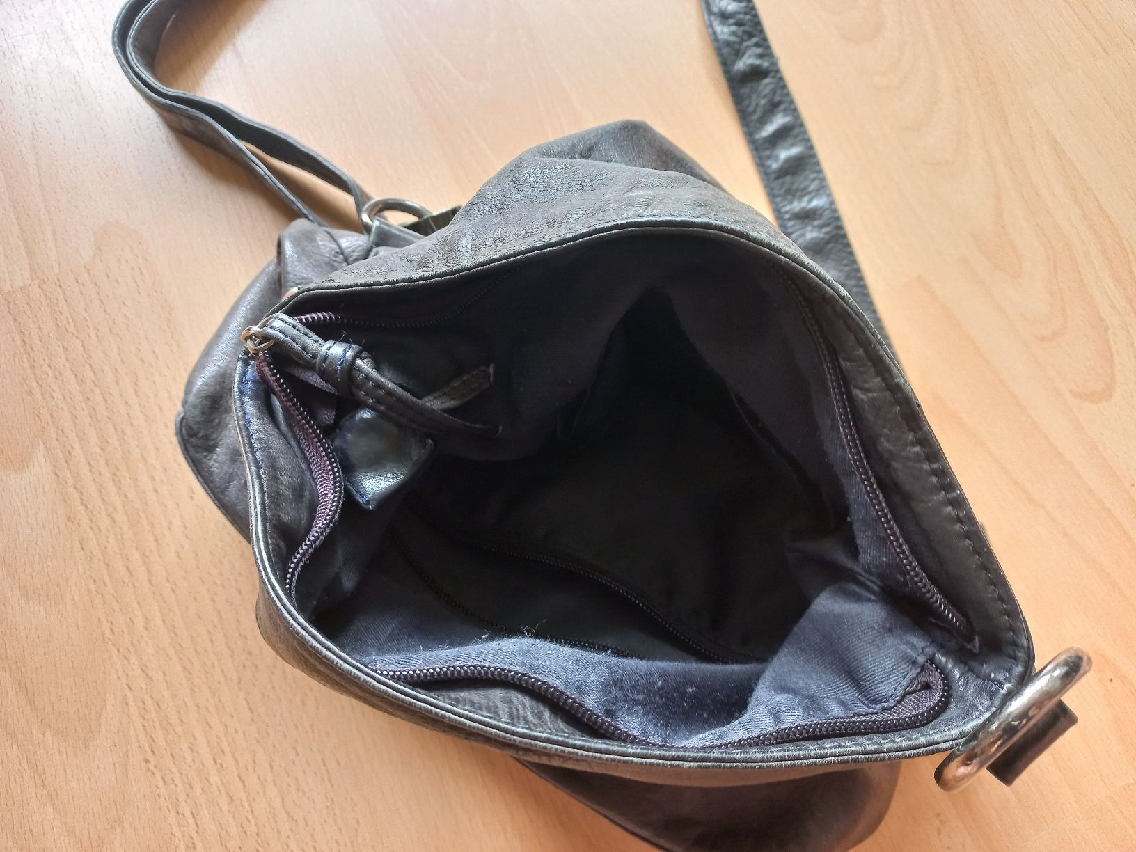 Taschen für Damen: Damen Handtasche aus Leder  – Gebraucht aus Bauma von riina.w 3