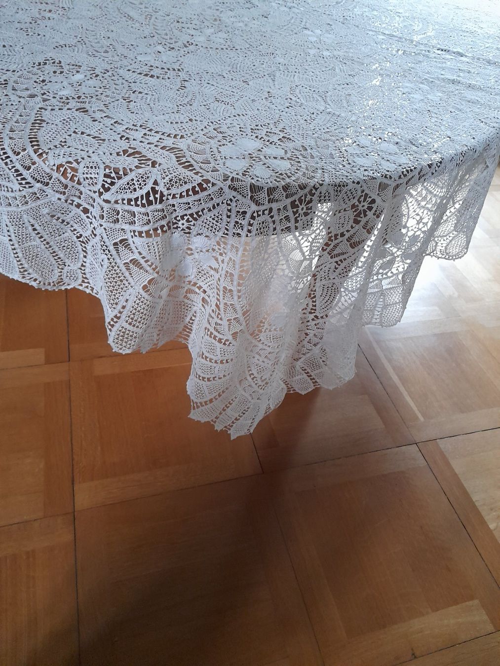 Coperte: ANTIKE GROSSE SPITZENTISCHDECKE, HANDARBEIT  250x170 – Nuovo (secondo la descrizione) da Lenzburg venduto da mayfair02 3