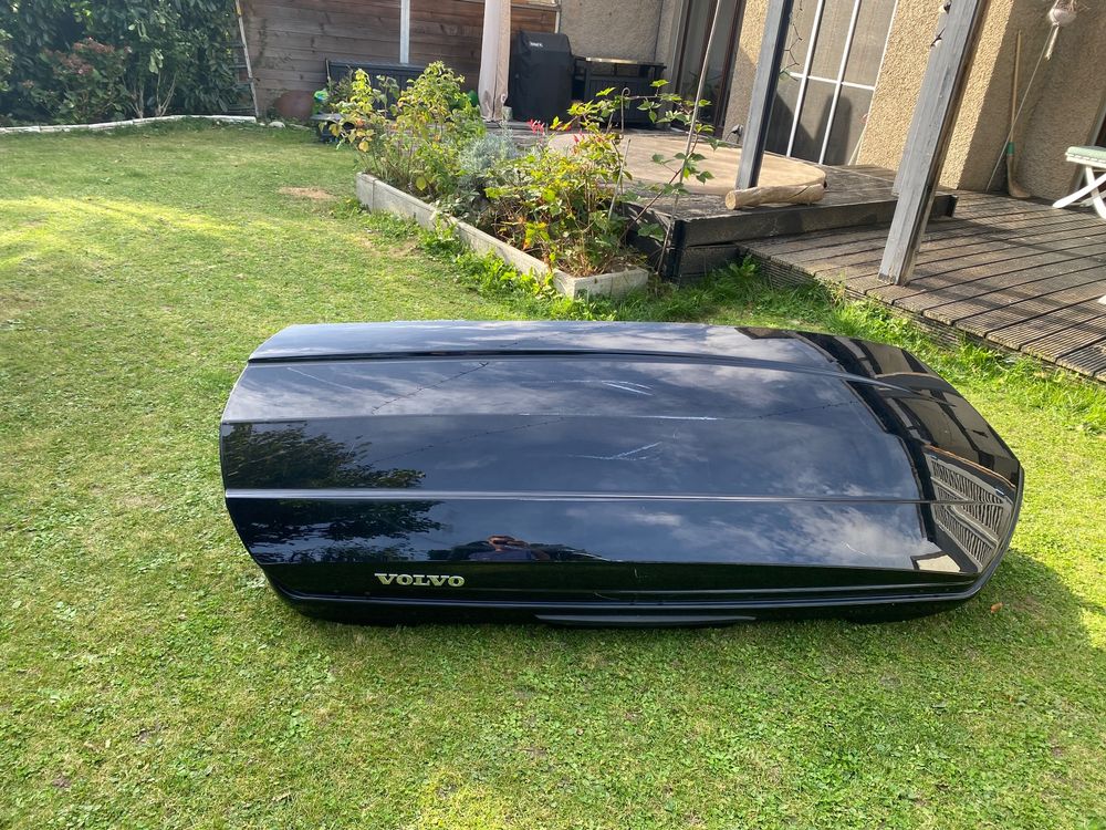 Volvo space design 420 roof online box