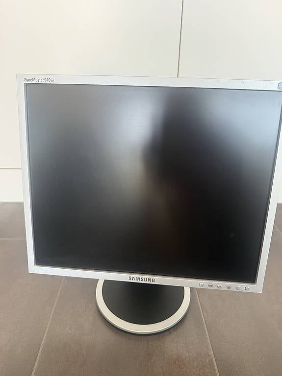 Monitor: Monitor Samsung syncmaster 940Fn 19'' – Usato da Stachen venduto da maf_5cnd