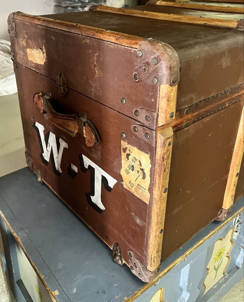 Reisekoffer: Überseekoffer Reisekoffer Vintage – Gebraucht aus Sevelen von Ritiplampi 2