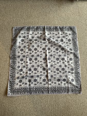Elegantes Foulard / Tuch mit Muster - Sommer-Accessoire