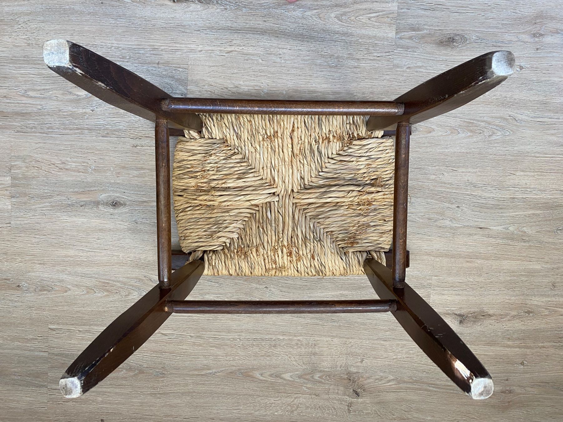 Chaises: Holzstuhl mit Bast-Sitzfläche rustikal vintage – D'occasion à Appenzell Meistersrüte par zongabolla 3