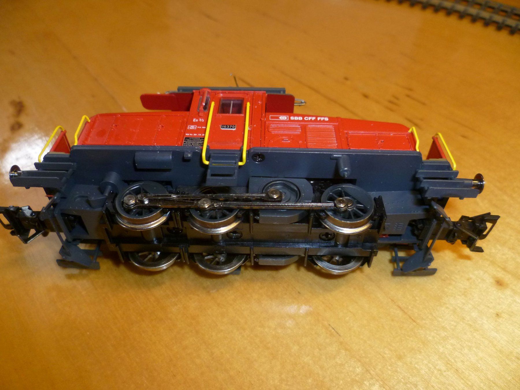 SBB/CFF/FFS Modelleisenbahnen: SBB Ee3/3 H0 DC – Neu und originalverpackt aus Rickenbach BL von umro11 3