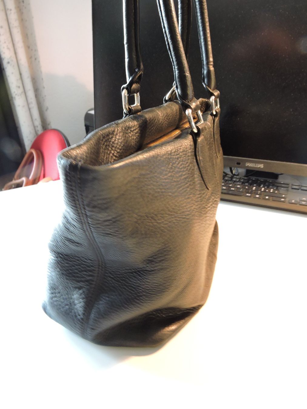 DKNY Borse da donna: DKNY Handtasche Leder Schwarz – Usato da Hauptwil venduto da Borusse01 2