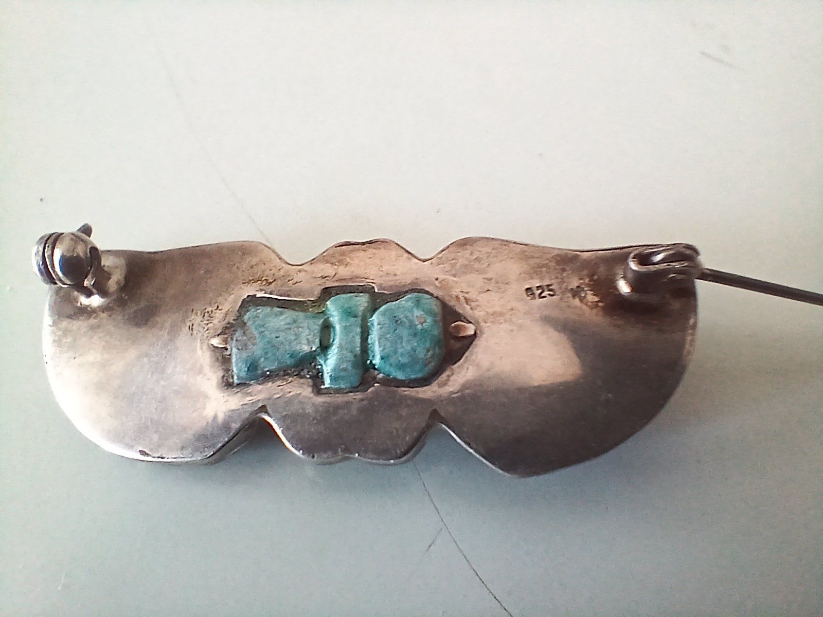 Spille & Fermagli: Geflügelte Skarabäus Brosche Silber 925 – Usato da Zumikon venduto da Vollvintage 1