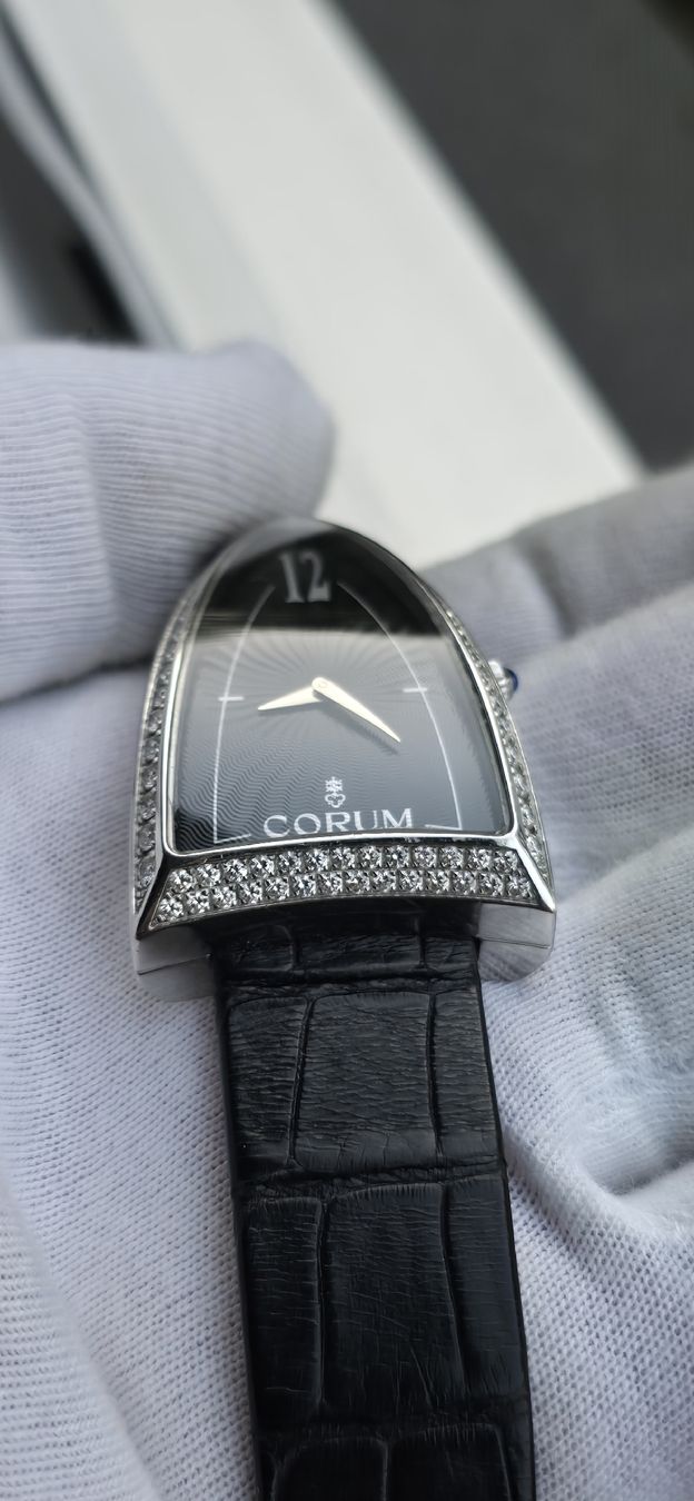 Corum Orologi: Montre Corum rocket 69 diamants ! – Usato da Grand-Lancy venduto da Montre-Swiss 1