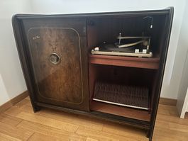 Kuba Musikschrank