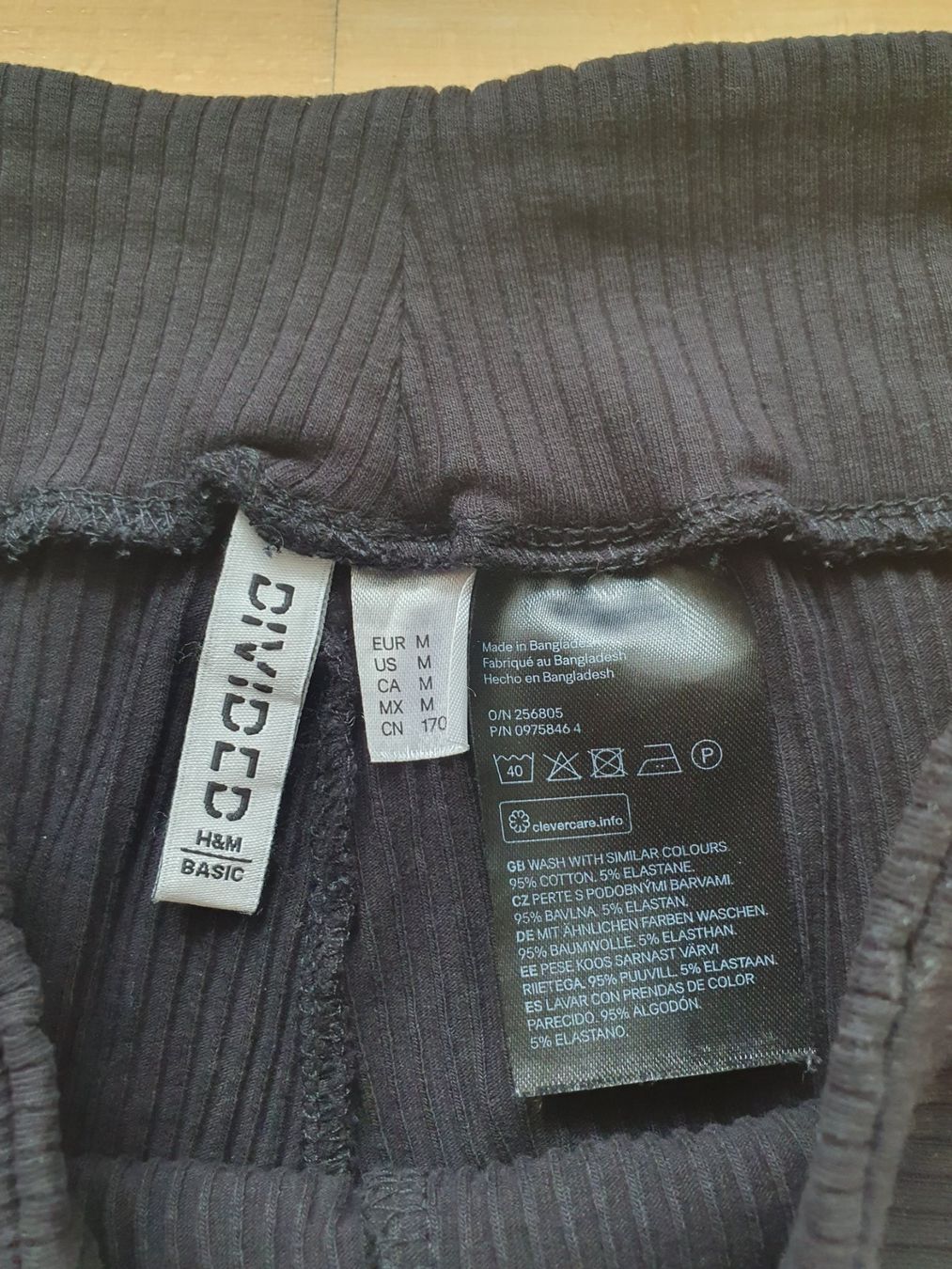 H&M Strümpfe & Strumpfhosen: H&M Leggings, Gerippt, Schwarz, Grösse M – Gebraucht aus Kloten von Hektor44 1
