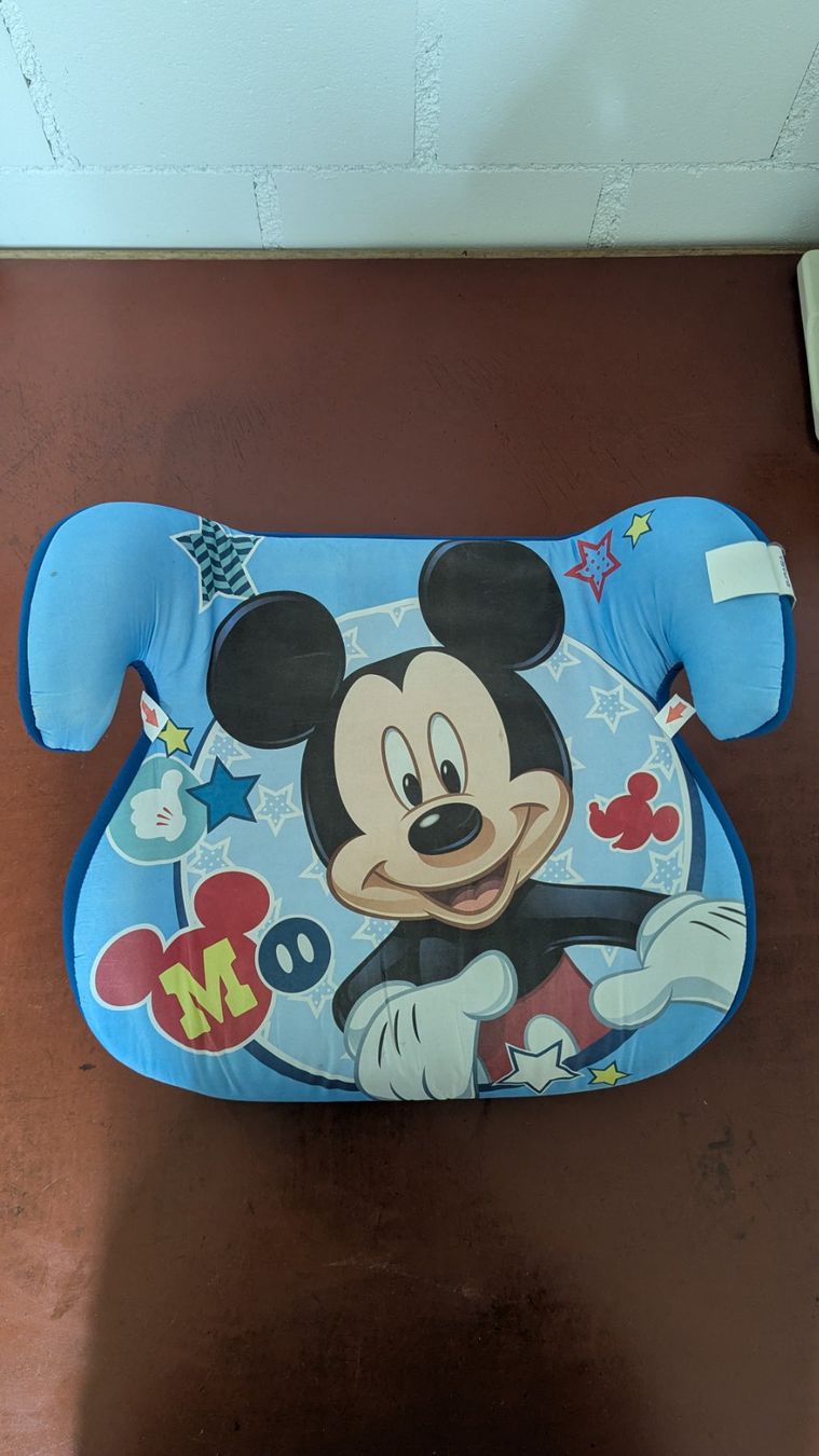 Seggiolini per auto: Mickey Maus  Kindersitz – Usato da Winterthur venduto da MBWIN01