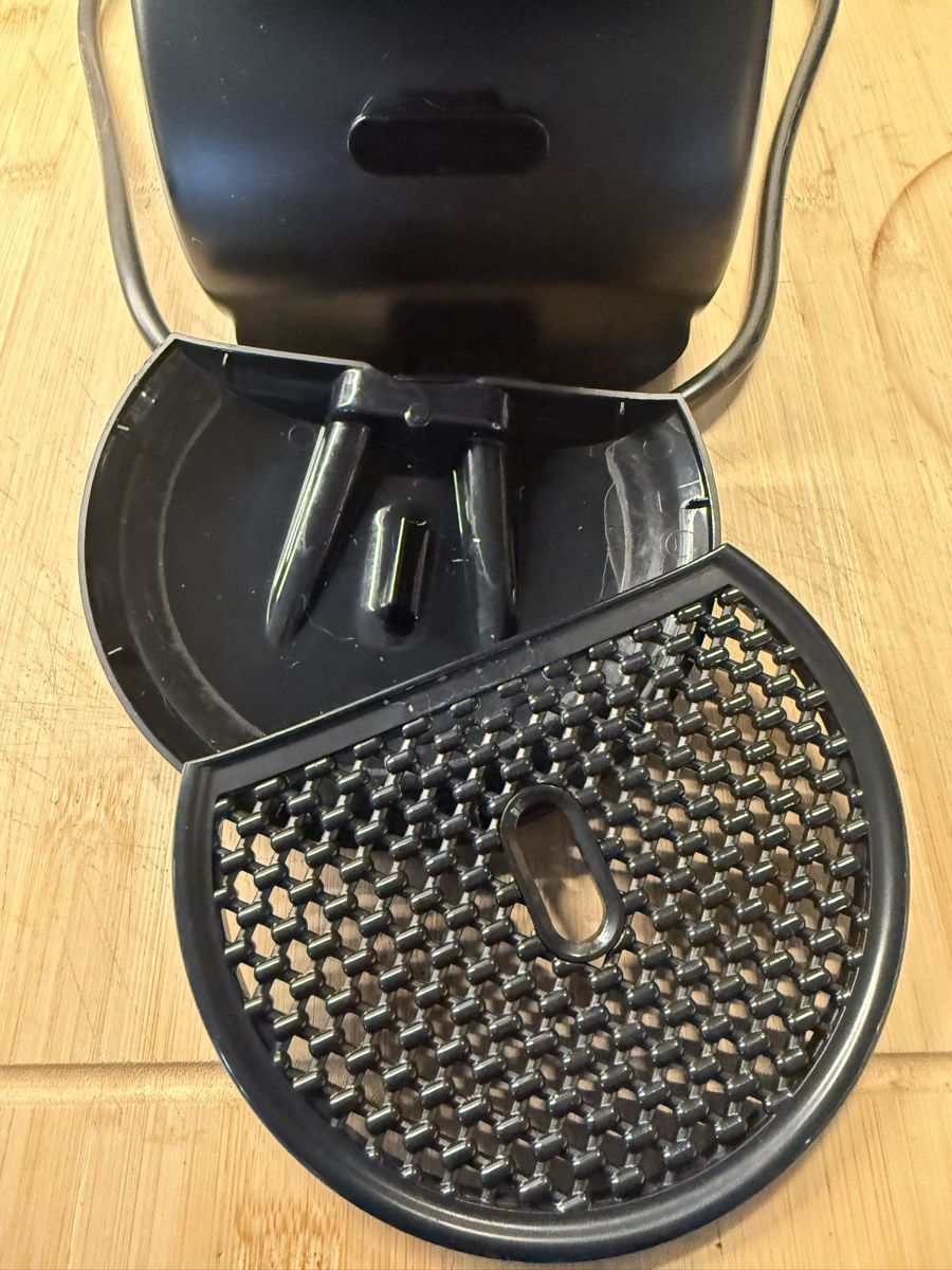 De'Longhi Kaffeemaschinen & Espressomaschinen: Machine Dolce Gusto Delonghi – Neu (gemäss Beschreibung) aus Lausanne von Doudoutze 5