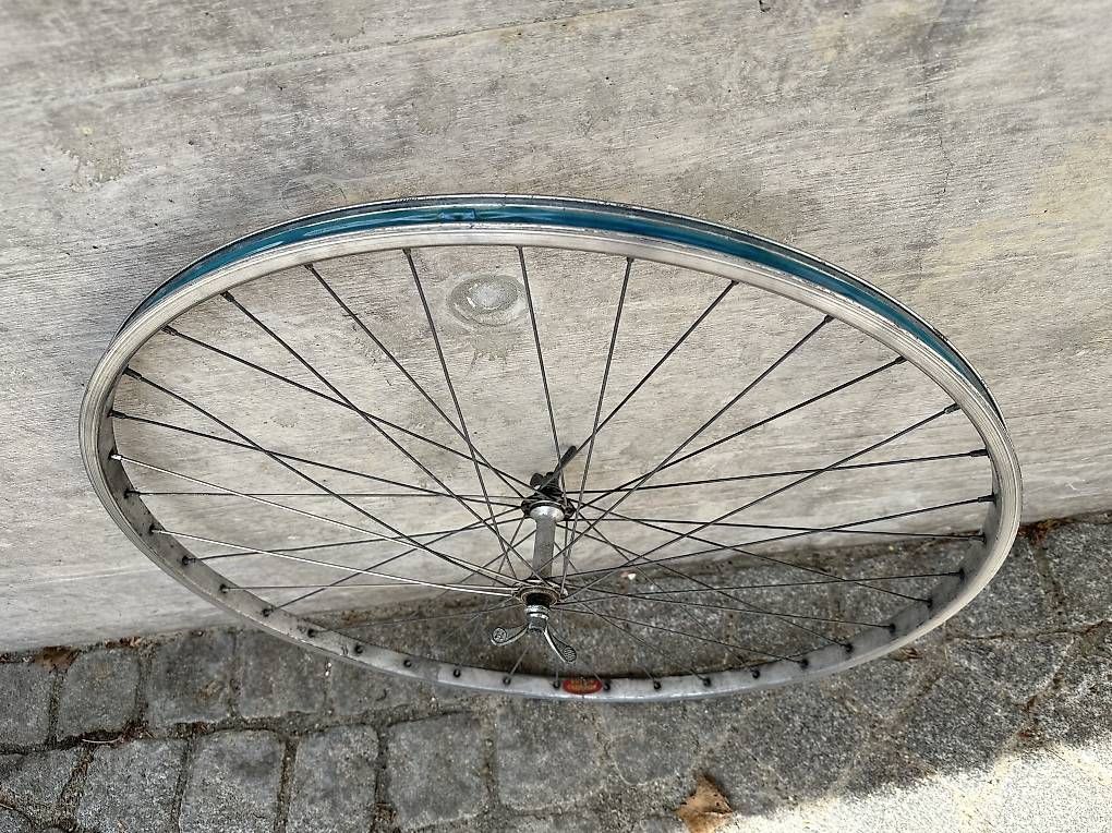 Cerchioni: Vintage Vorderrad 700c Super Champion – Usato da Binningen venduto da Globe_21 1