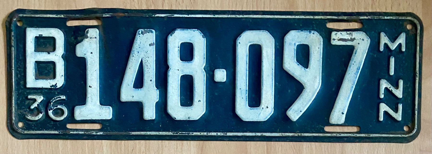 Insegne: Autonummer USA - Minnesota 1936 – Usato da Wolfhalden venduto da 19651979