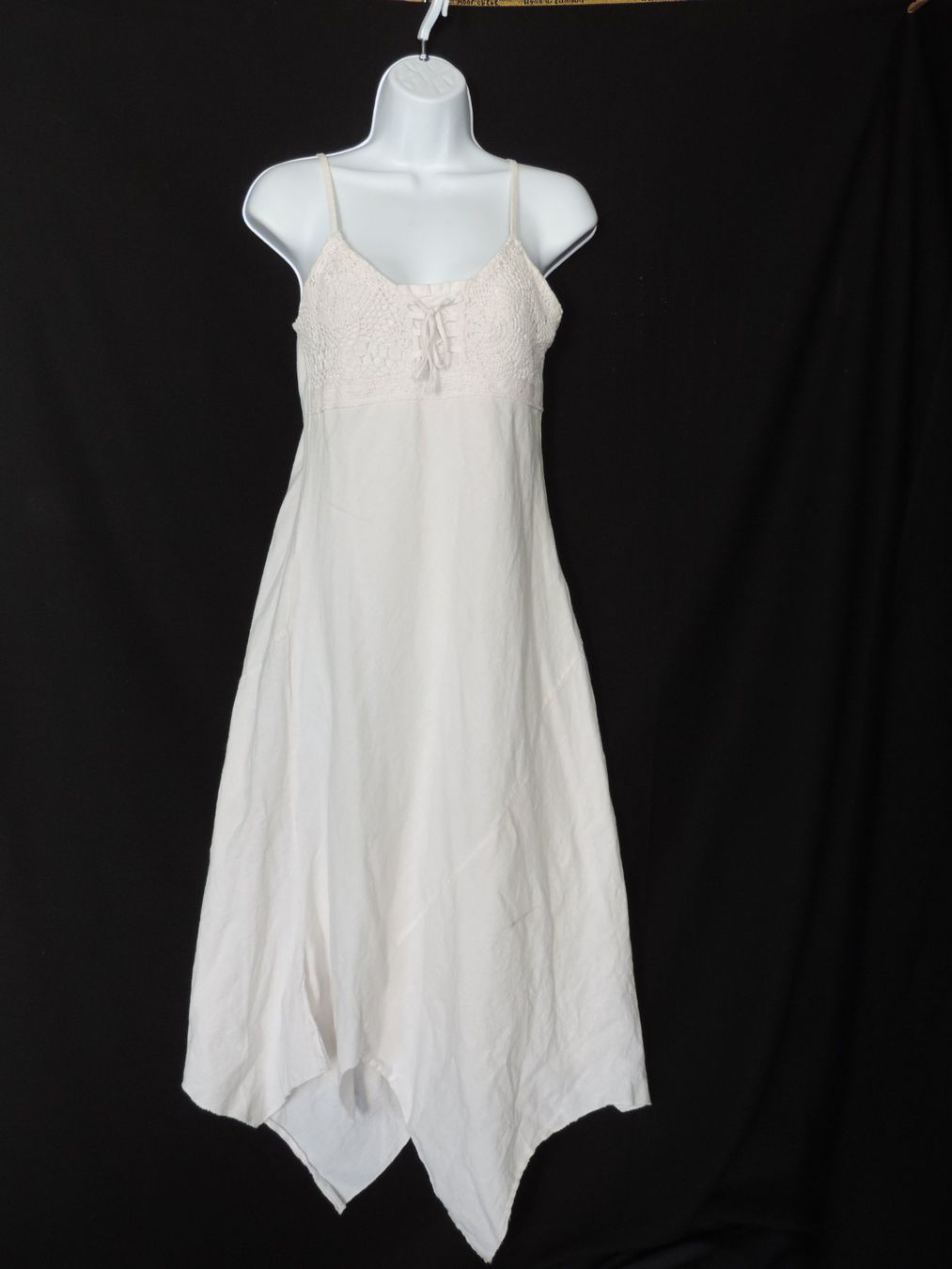 Robes: robe blanche lin avec crochet – D'occasion à Genève par Axelle333 7