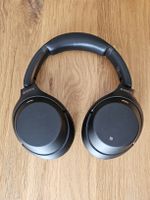 Casque Sony WH-1000XM4 noir avec accessoires et étui 