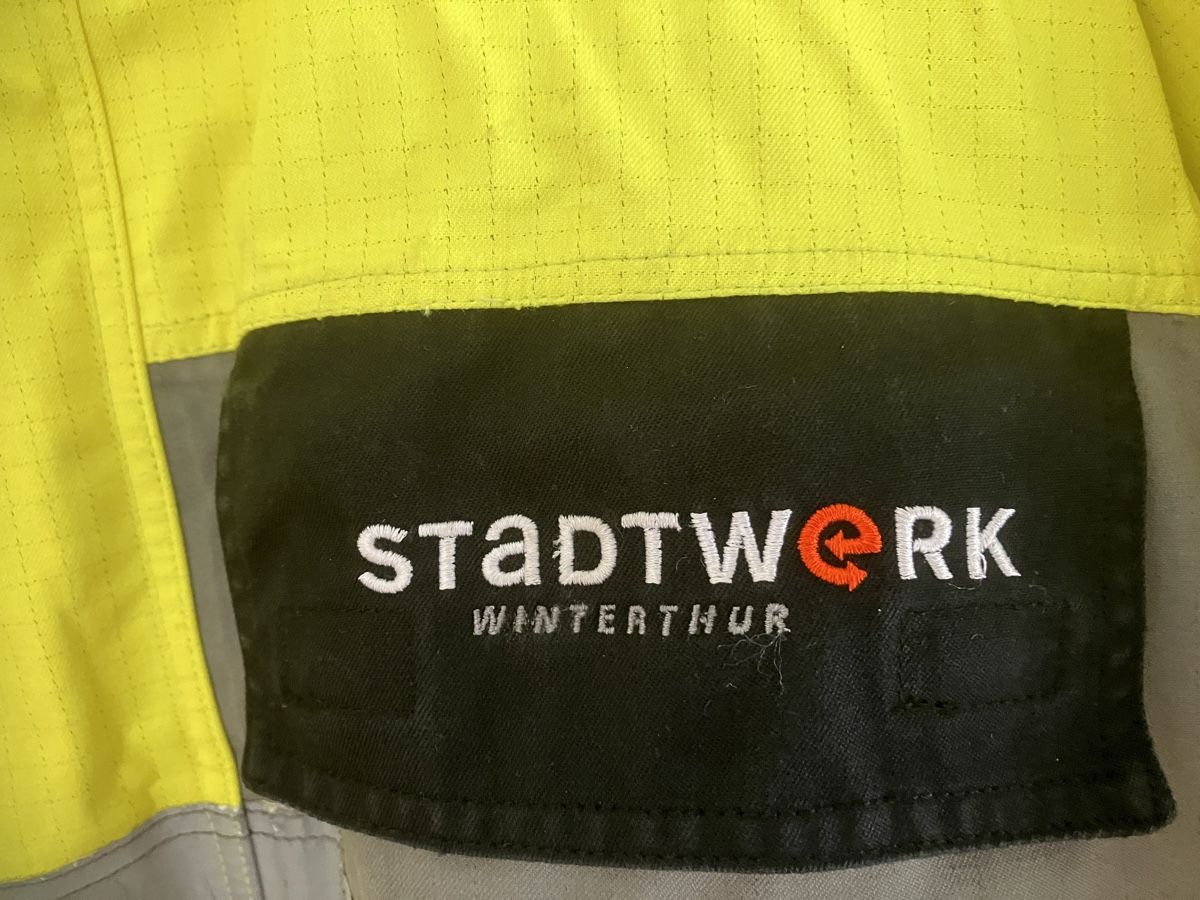 Giacche: Arbeitskleidung   Warnschutz Jacke Gr. M – Usato da Bettwiesen venduto da Zustand57 2