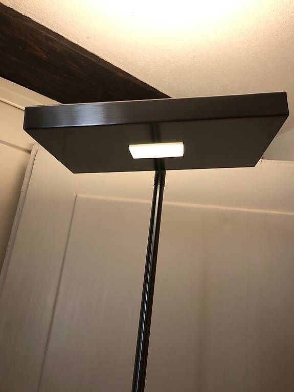 Lampade: Metall LED-Standlampe mit 2 Lichtern – Usato da Münchenstein venduto da Special-Agent007 2